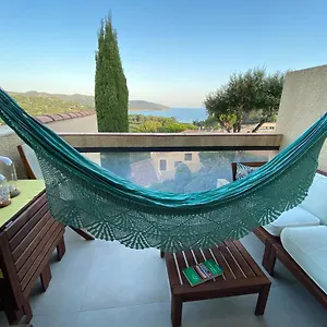 Vue à Gigaro, Appartement